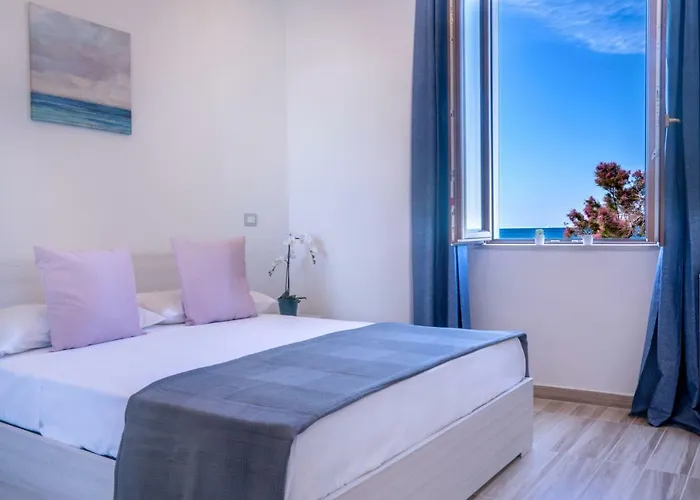 Sea Window Room