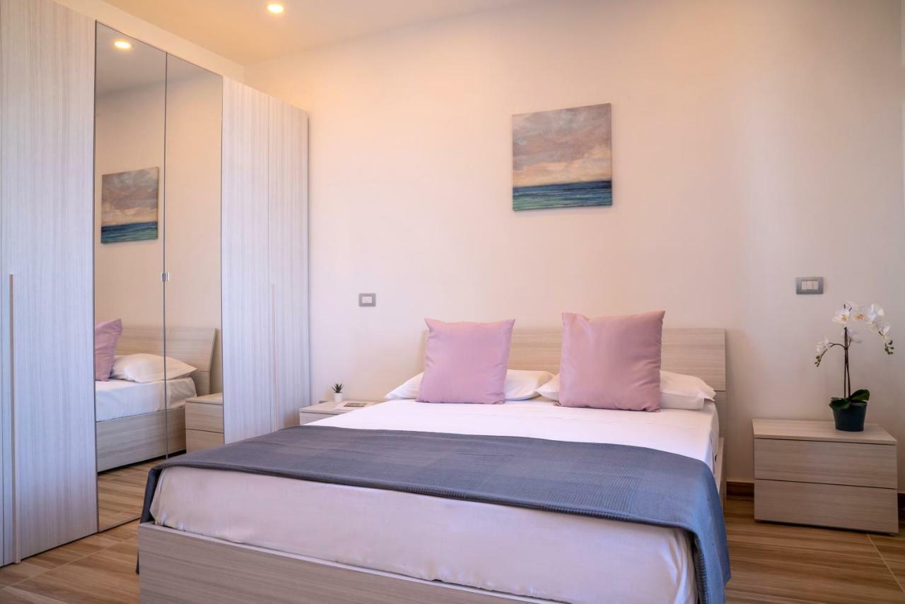 Sea Window Apartment